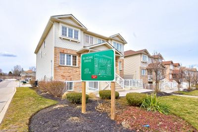 15D - 50 Howe Dr, Townhouse with 1 bedrooms, 1 bathrooms and 1 parking in Kitchener ON | Image 2