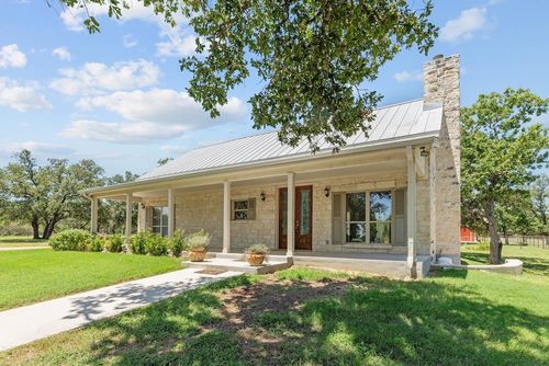 2747 Lower Crabapple Rd, Fredericksburg, TX, 78624-6598 | Card Image