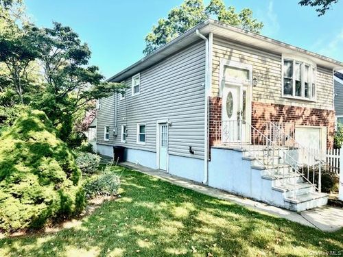 2743 Milburn Ave, Baldwin, NY, 11510-4118 | Card Image
