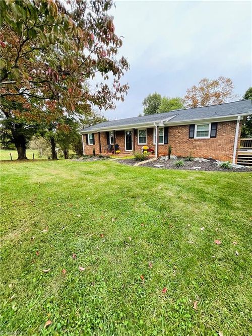 142 Arthur Haney Rd, Dobson, NC, 27017-8400 | Card Image