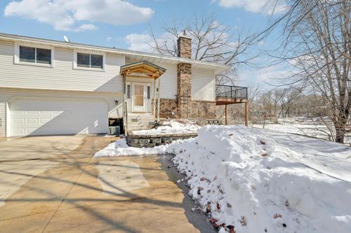 2305 E 122nd St, Burnsville, MN, 55337-3144 | Card Image