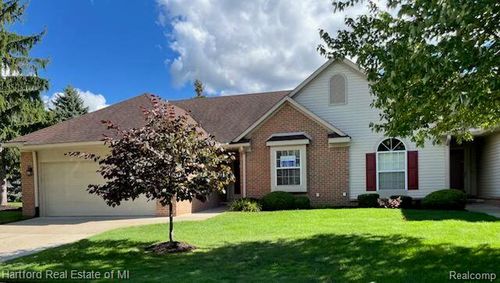 2176 Maplehurst Dr, Commerce Township, MI, 48390-3248 | Card Image