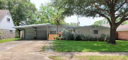 8110 Leader St, Houston, TX, 77036-5616 | Card Image