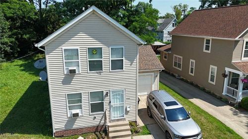 11219 Hopkins Ave, Cleveland, OH, 44108-2625 | Card Image
