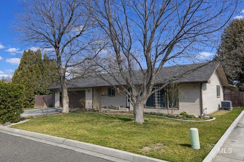 744 16th Ave E, Jerome, ID, 83338-1503 | Card Image