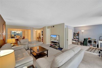 G469 - 2812 N 46th Ave, Condo with 2 bedrooms, 2 bathrooms and null parking in Hollywood FL | Image 3