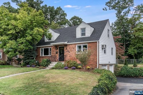 354 Plaza Rd, Fair Lawn, NJ, 07410 | Card Image