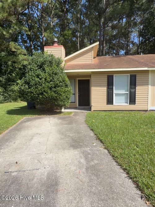 137 Twinwood Dr, Jacksonville, NC, 28546-7782 | Card Image