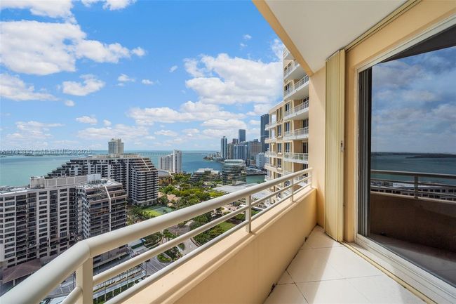 APT-2611 - 888 Brickell Key Dr, Condo with 2 bedrooms, 3 bathrooms and null parking in Miami FL | Image 31
