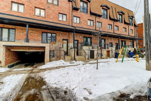 7 Stadacona Dr, Toronto, ON, M6A1Y5 | Card Image