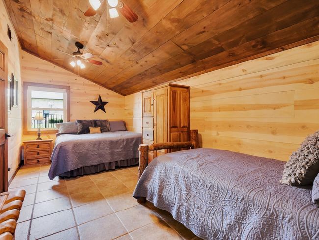 176 Enchanted Dr, House other with 5 bedrooms, 3 bathrooms and null parking in Enchanted Oaks TX | Image 18
