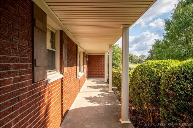 5142 Scottsville Rd, Home with 3 bedrooms, 3 bathrooms and null parking in Floyds Knobs IN | Image 8