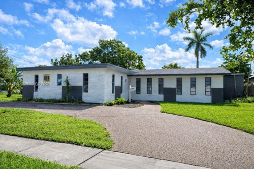 2450 Nw 85th Ave, Sunrise, FL, 33322-3343 | Card Image