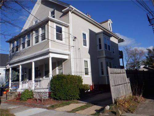 152 Woodbine St, Cranston, RI, 02910-2956 | Card Image