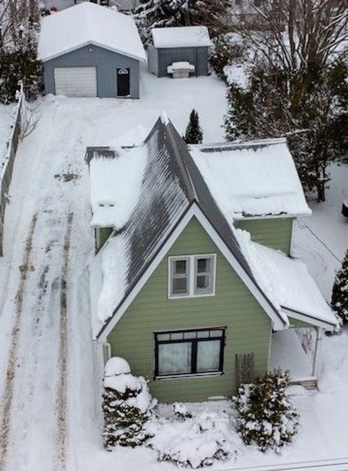 {{alt}} | Card Image