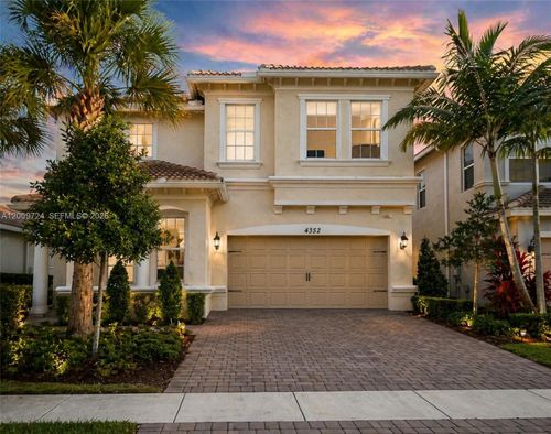 4352 Large Leaf Ln, Hollywood, FL, 33021-2661 | Card Image