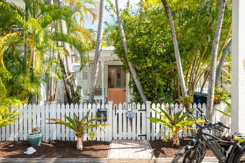 817 Pearl St, Key West, FL, 33040-7258 | Card Image