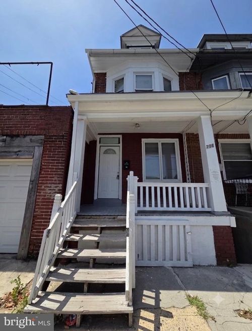 716 Church St, READING, PA, 19601-2218 | Card Image