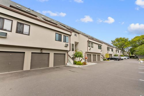 apt-117-105 Harbor Dr, Stamford, CT, 06902-7391 | Card Image