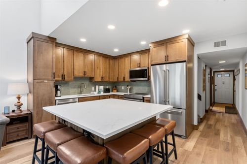 376-855 S 5th Ave, FRISCO, CO, 80443-5070 | Card Image