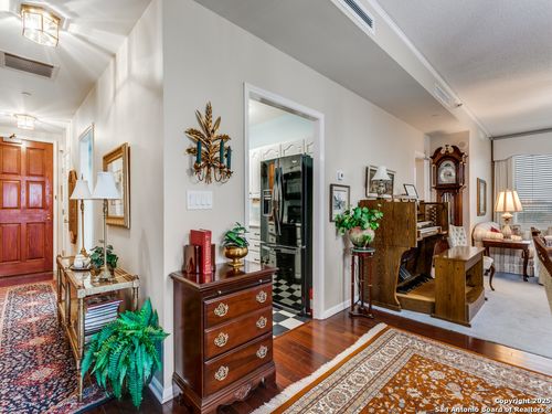 412-1 Towers Park Ln, San Antonio, TX, 78209-6420 | Card Image