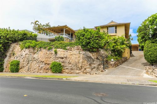 676 Elepaio St, Honolulu, HI, 96816-4779 | Card Image