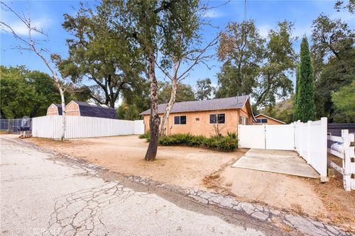39608 Calle Cascada, Green Valley, CA, 91390-1003 | Card Image