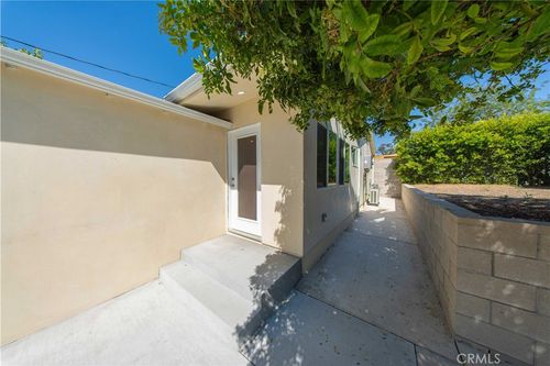 1053 E Angeleno Ave, Burbank, CA, 91501-1420 | Card Image