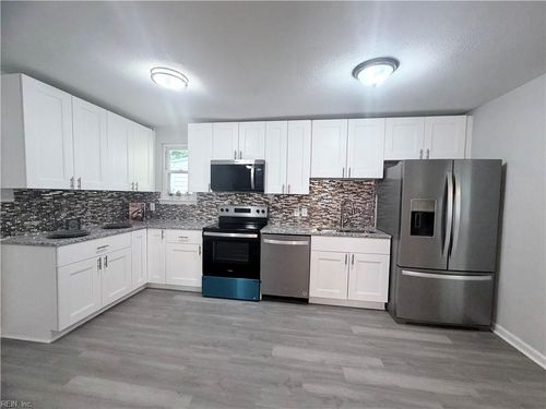 1617 Bill St, Norfolk, VA, 23518-5901 | Card Image