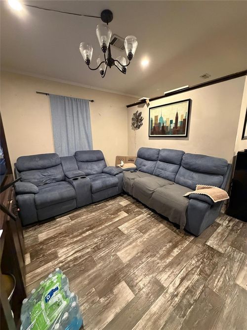 401 Road 51022, Cleveland, TX, 77327-6197 | Card Image