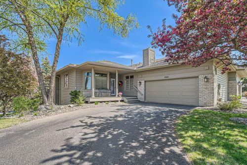 8945 Hilloway Rd, Eden Prairie, MN, 55347-2425 | Card Image