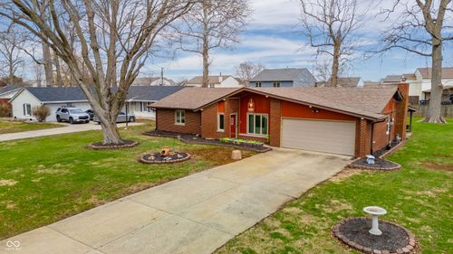 6604 Robinhood Dr, Anderson, IN, 46013-9501 | Card Image