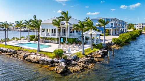 19 W Playa Largo Boulevard, Key Largo, FL, 33037 | Card Image