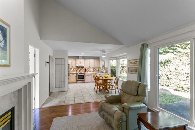 39 - 101 Parkside Dr, Townhouse with 3 bedrooms, 2 bathrooms and 2 parking in Port Moody BC | Image 7