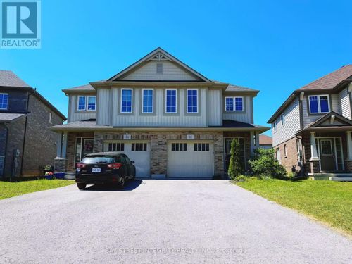 32 Elderberry Road, Thorold (Confederation Heights), ON, L2V0E7 | Card Image