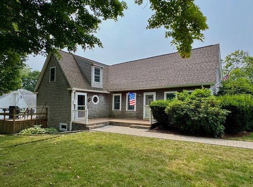 28 Glen St, Whitman, MA, 02382-1927 | Card Image