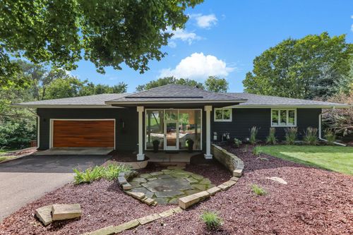 323 Burntside Dr, Golden Valley, MN, 55422-5228 | Card Image