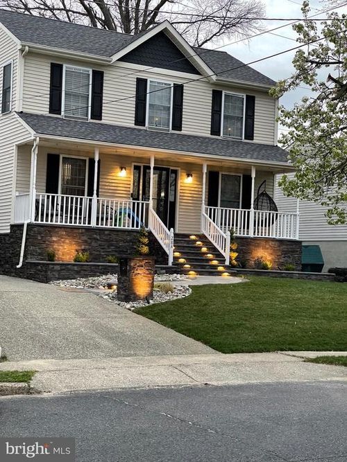 28 Davis Ave, MOUNT EPHRAIM, NJ, 08059-1612 | Card Image