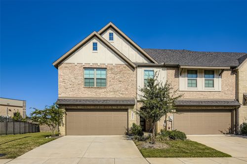 6811 Joelene Rae Dr, Arlington, TX, 76001-4502 | Card Image