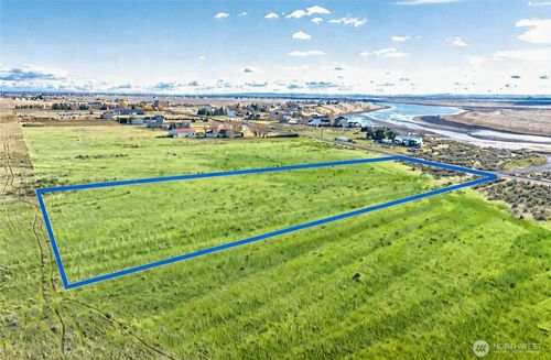 9989 Neppel Rd Ne, Moses Lake, WA, 98837-8925 | Card Image
