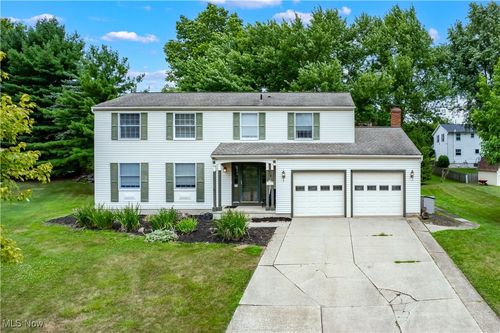 883 Lancaster Dr, Medina, OH, 44256-2736 | Card Image