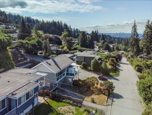 442 Monteray Ave, North Vancouver, BC, V7N3G2 | Card Image