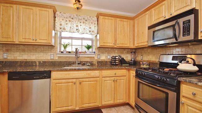 Dining room side view from kitchen | Image 11