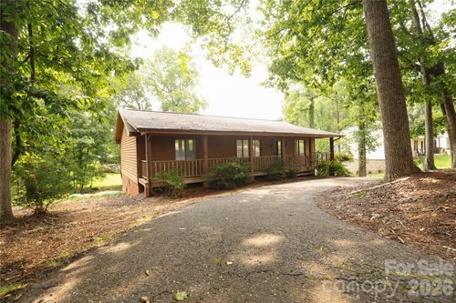 5516 Brookwood Ln, Hickory, NC, 28602-5508 | Card Image