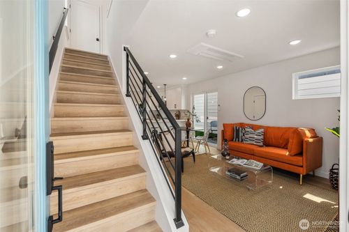 818 S Sullivan St, Seattle, WA, 98108 | Card Image