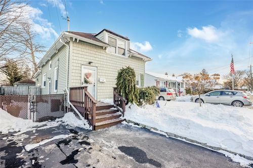 32 Sunset Ave, Farmingdale, NY, 11735-5357 | Card Image