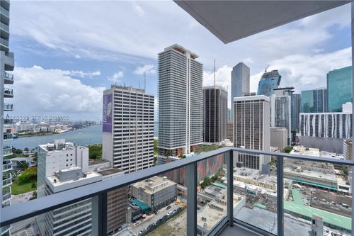 2500-227 Ne 2nd Street, Miami, FL, 33132 | Card Image