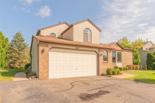 3477 Pine Creek Dr, Brighton, MI, 48114-8694 | Card Image