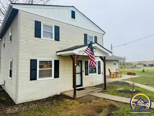 10481 T4 Rd, Hoyt, KS, 66440-9192 | Card Image