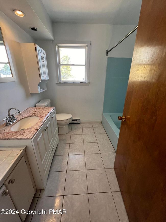 Bathroom Floor 2 | Image 14